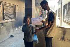 توزيع-وجبات-للنازحين-3